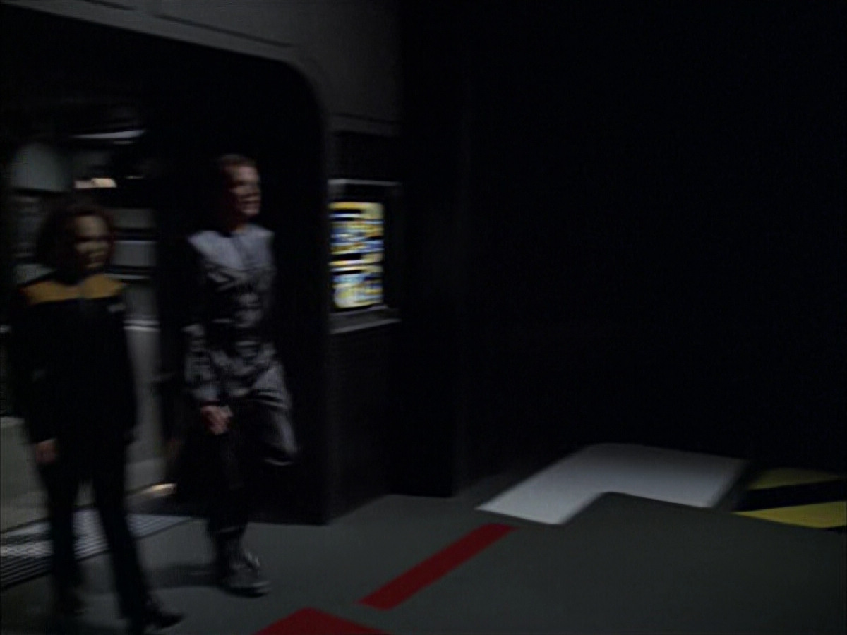 extant_StarTrek_VOY_6x05-Alice_01309.jpg