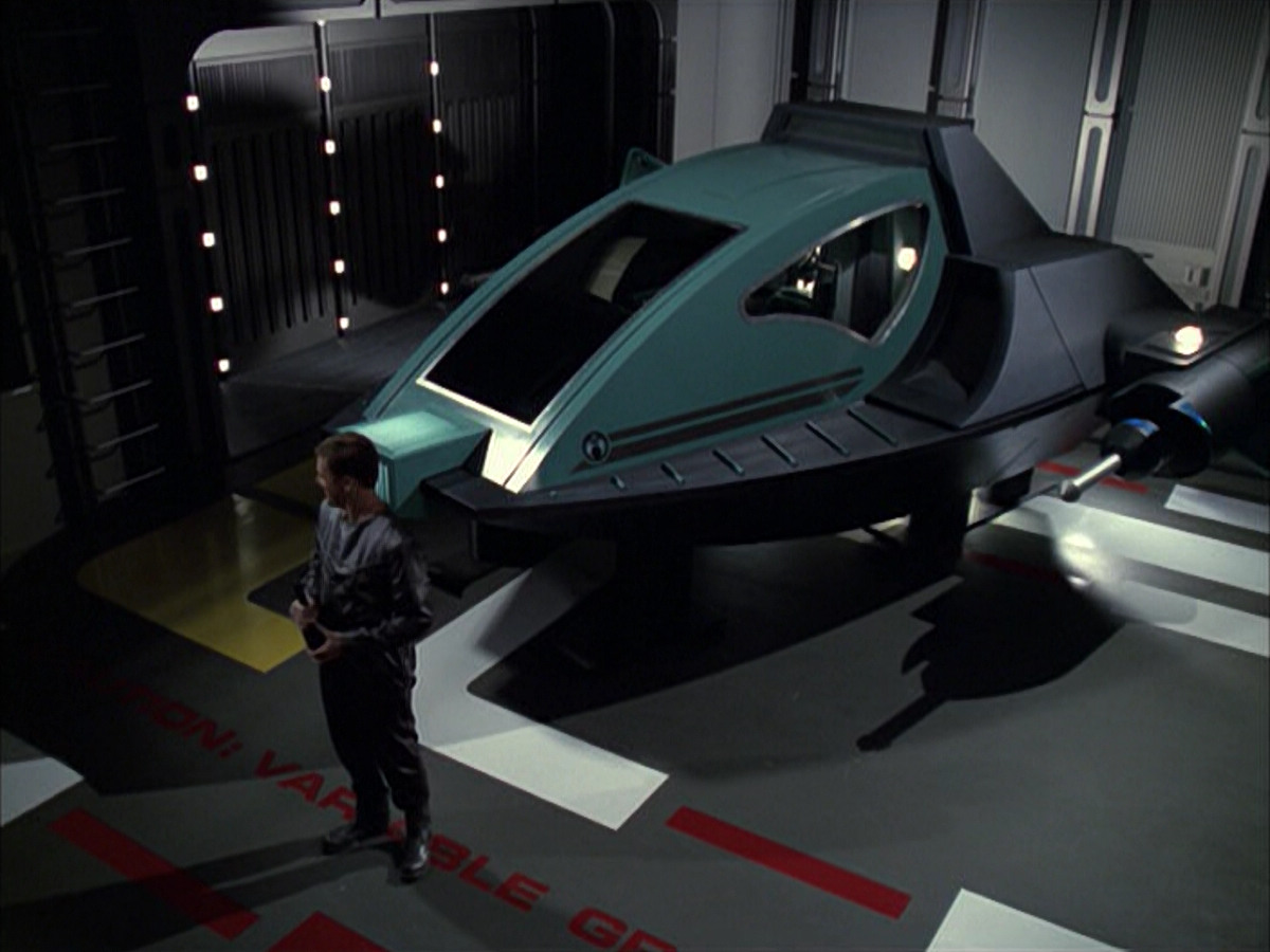 extant_StarTrek_VOY_6x05-Alice_01325.jpg