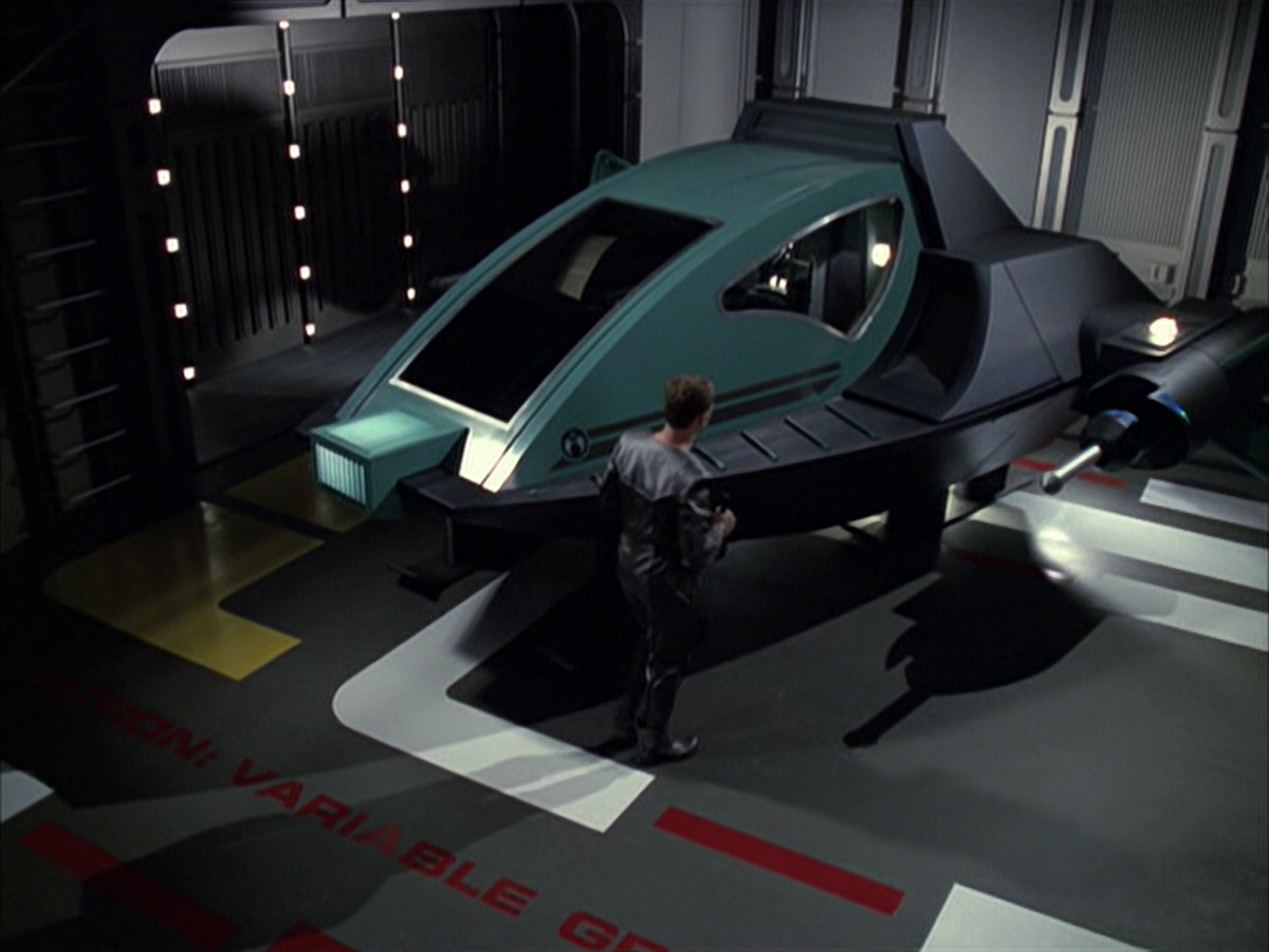 extant_StarTrek_VOY_6x05-Alice_01330.jpg
