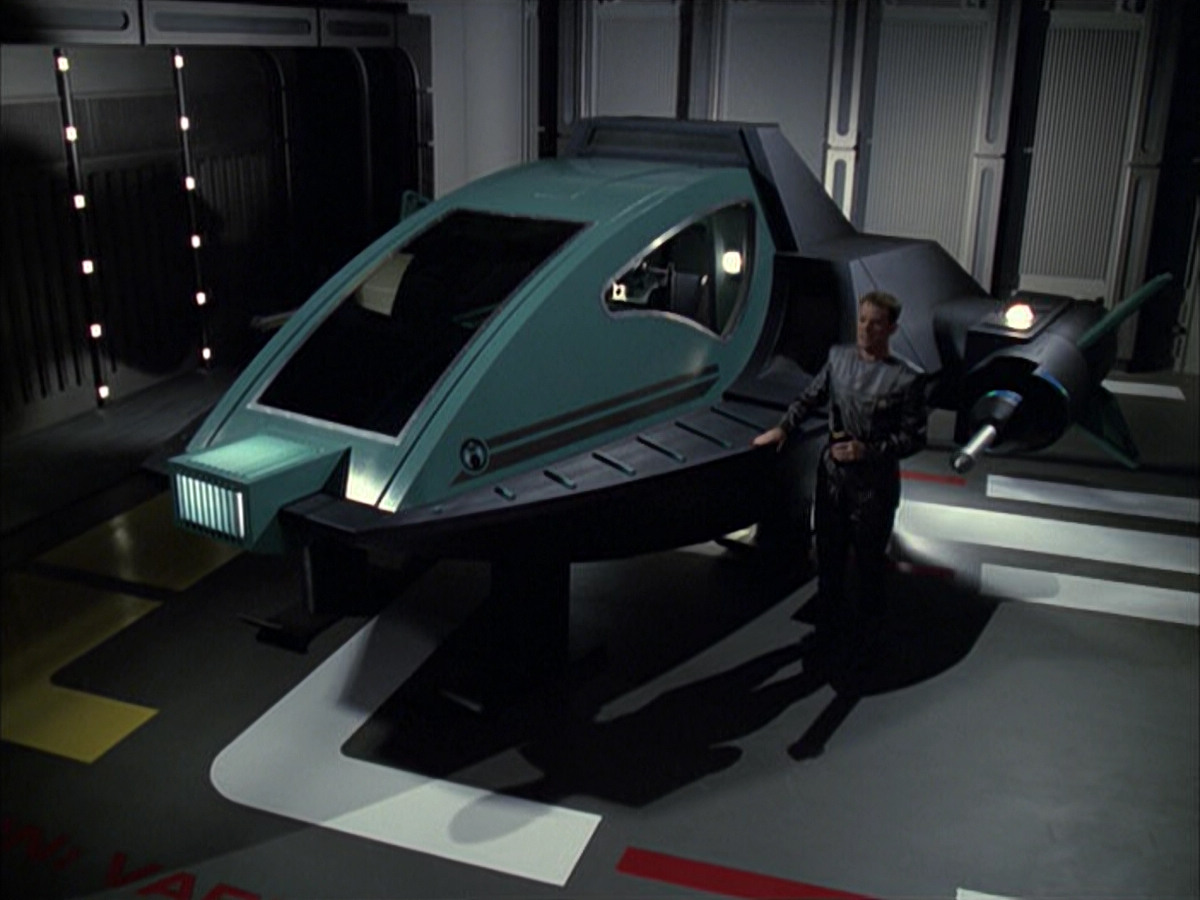 extant_StarTrek_VOY_6x05-Alice_01335.jpg