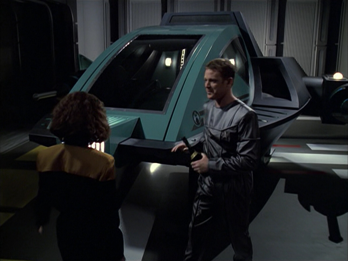 extant_StarTrek_VOY_6x05-Alice_01342.jpg