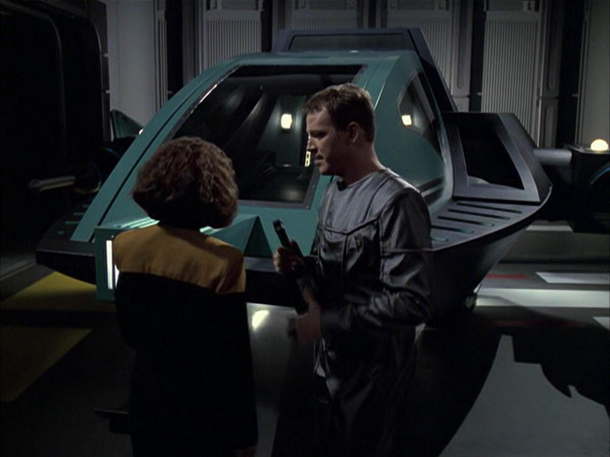 extant_StarTrek_VOY_6x05-Alice_01343.jpg