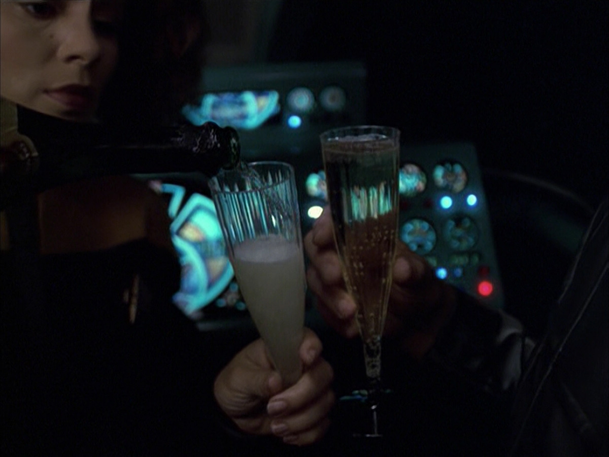 extant_StarTrek_VOY_6x05-Alice_01356.jpg