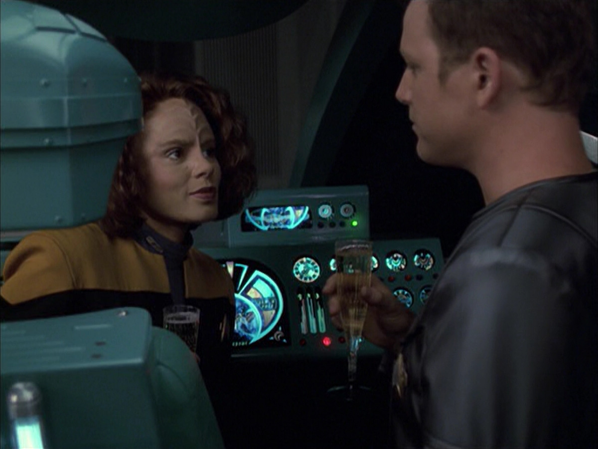 extant_StarTrek_VOY_6x05-Alice_01384.jpg