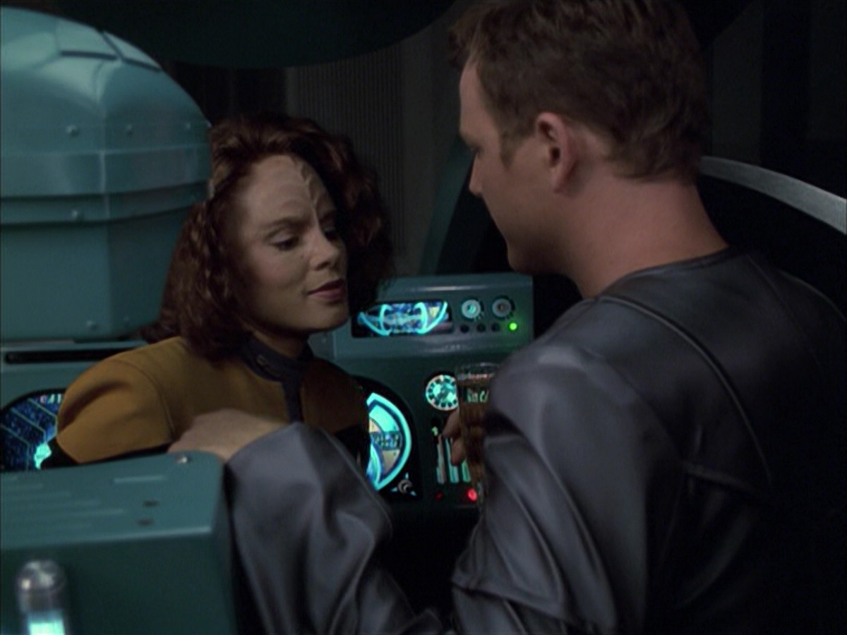 extant_StarTrek_VOY_6x05-Alice_01387.jpg