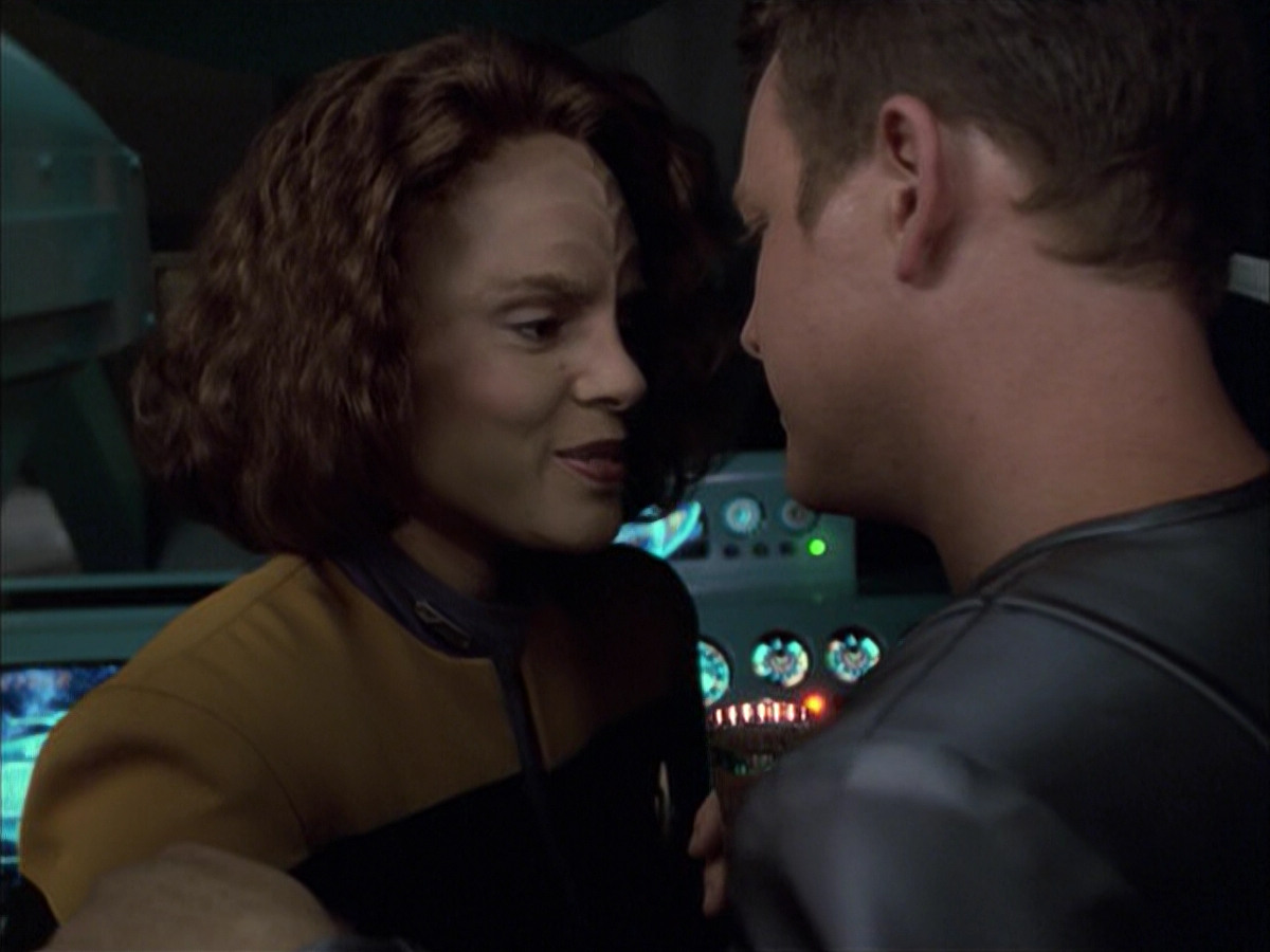extant_StarTrek_VOY_6x05-Alice_01394.jpg