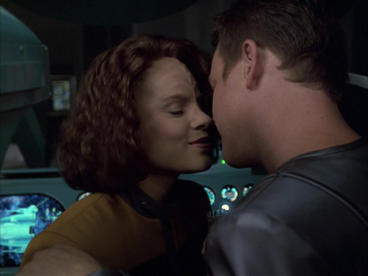 extant_StarTrek_VOY_6x05-Alice_01396.jpg