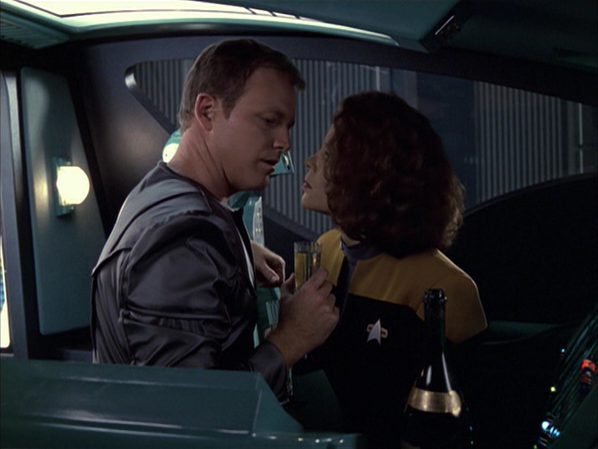 extant_StarTrek_VOY_6x05-Alice_01398.jpg