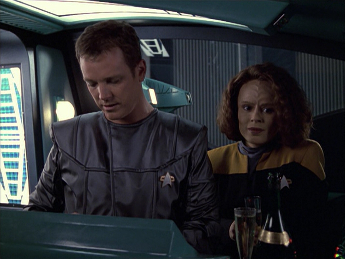 extant_StarTrek_VOY_6x05-Alice_01423.jpg