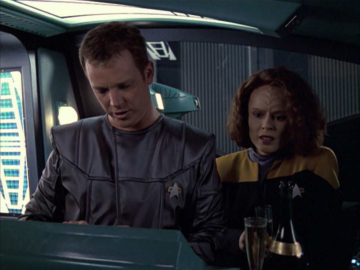 extant_StarTrek_VOY_6x05-Alice_01428.jpg