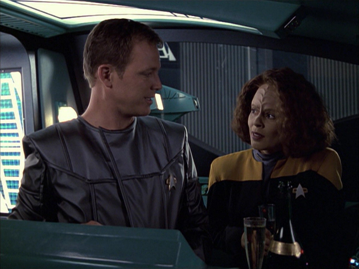 extant_StarTrek_VOY_6x05-Alice_01433.jpg