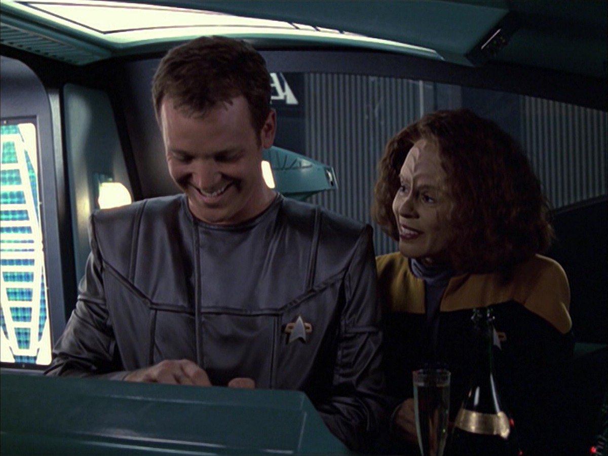extant_StarTrek_VOY_6x05-Alice_01440.jpg