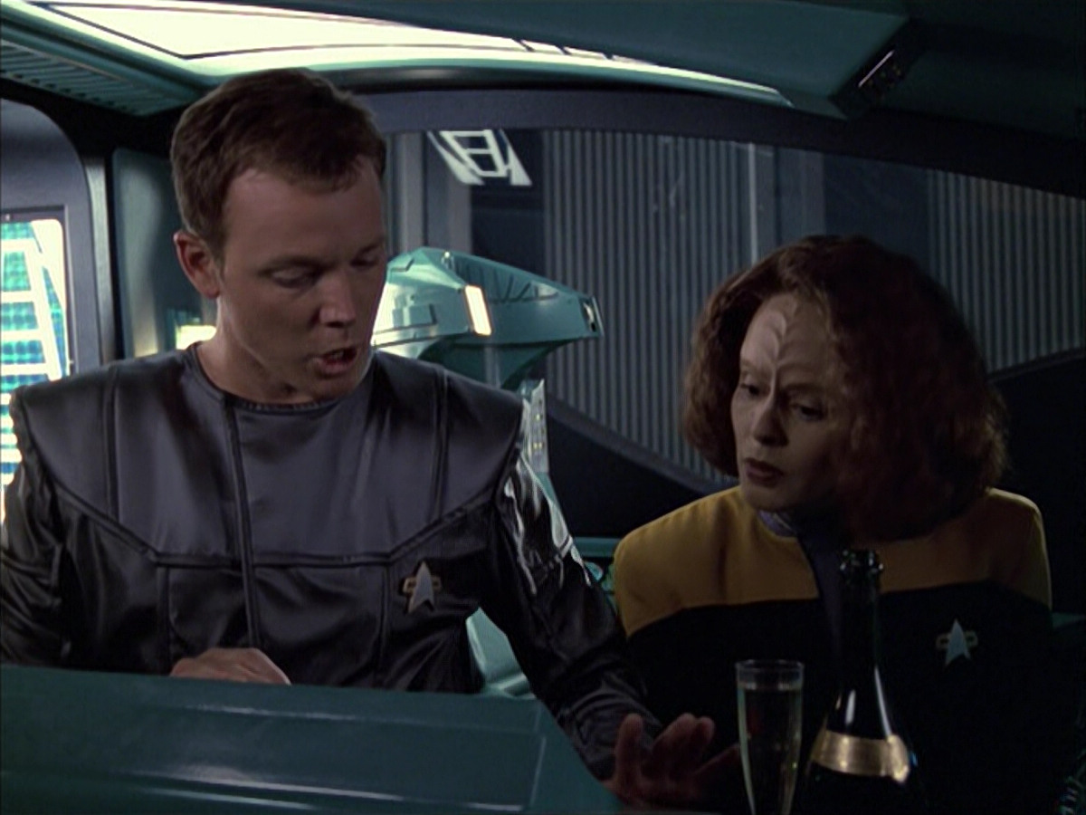 extant_StarTrek_VOY_6x05-Alice_01471.jpg
