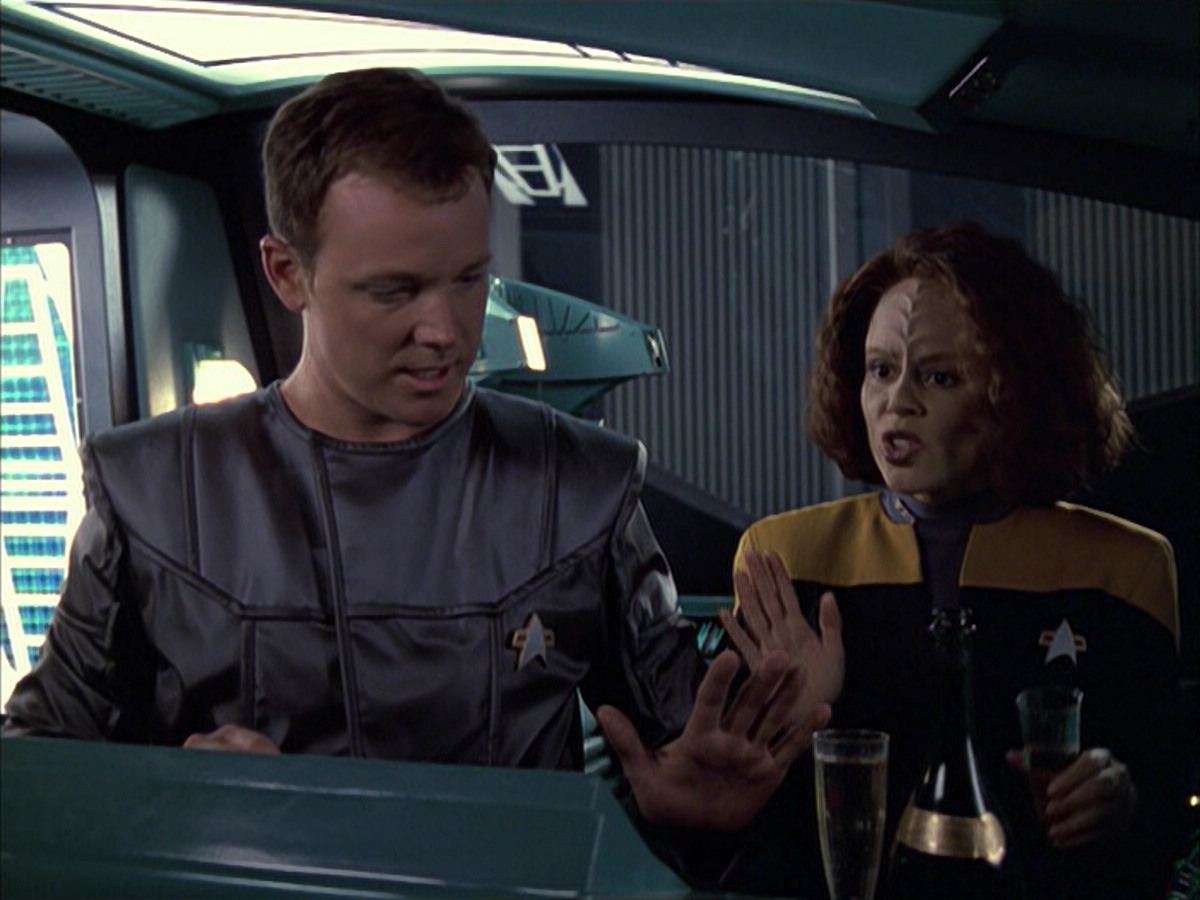 extant_StarTrek_VOY_6x05-Alice_01473.jpg