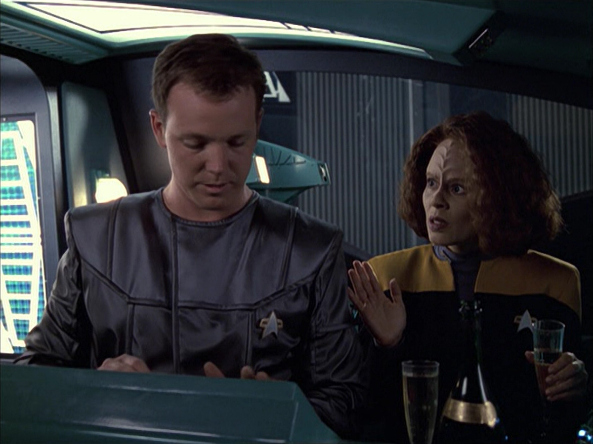 extant_StarTrek_VOY_6x05-Alice_01477.jpg