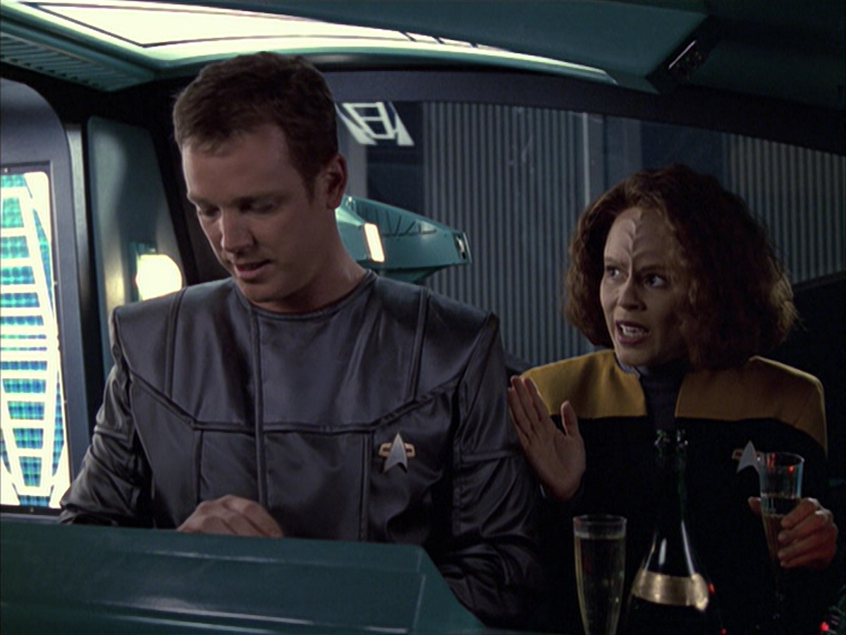 extant_StarTrek_VOY_6x05-Alice_01479.jpg