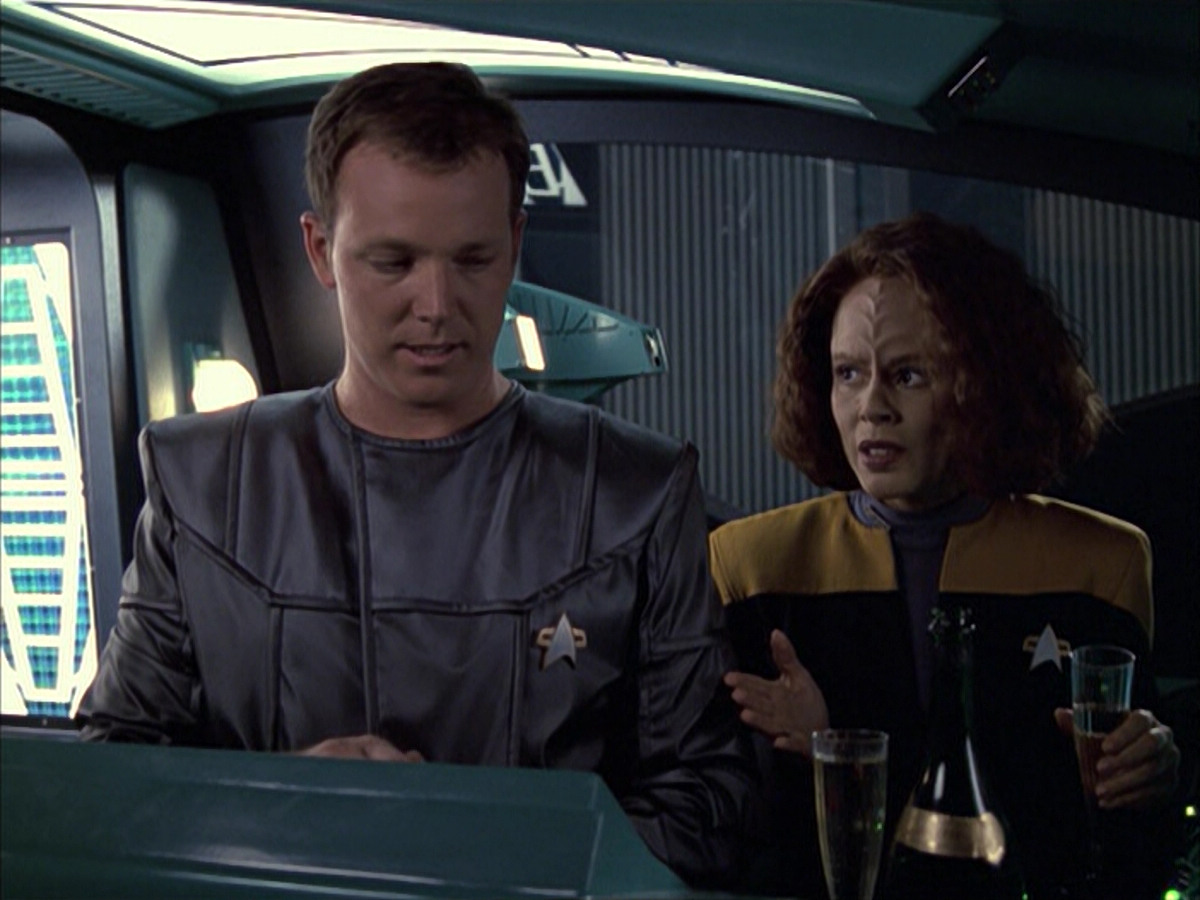 extant_StarTrek_VOY_6x05-Alice_01483.jpg