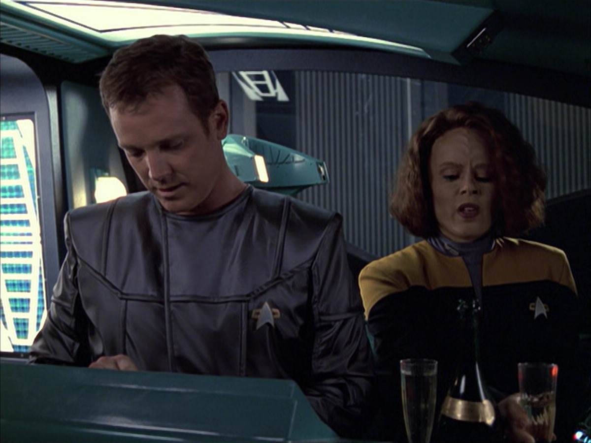 extant_StarTrek_VOY_6x05-Alice_01489.jpg