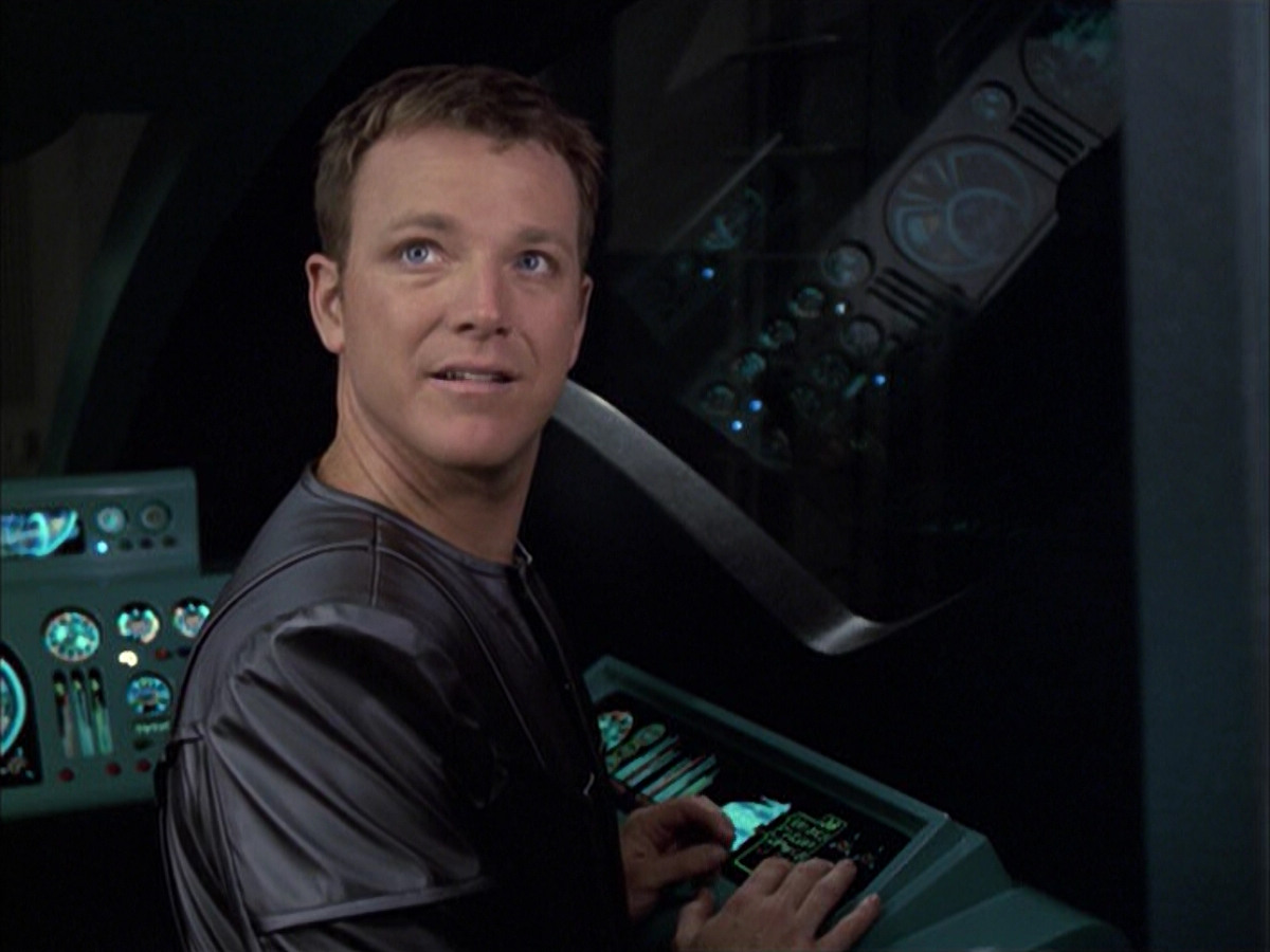 extant_StarTrek_VOY_6x05-Alice_01509.jpg