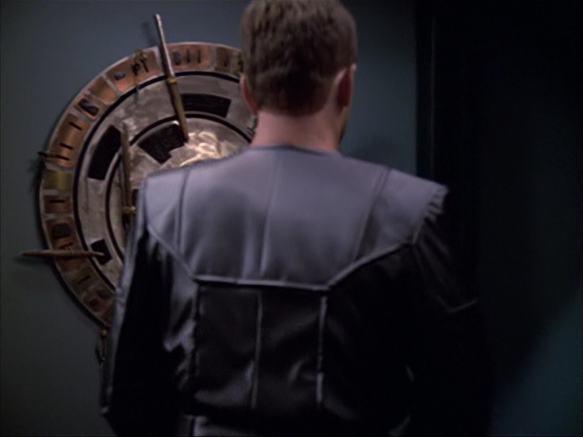 extant_StarTrek_VOY_6x05-Alice_01528.jpg