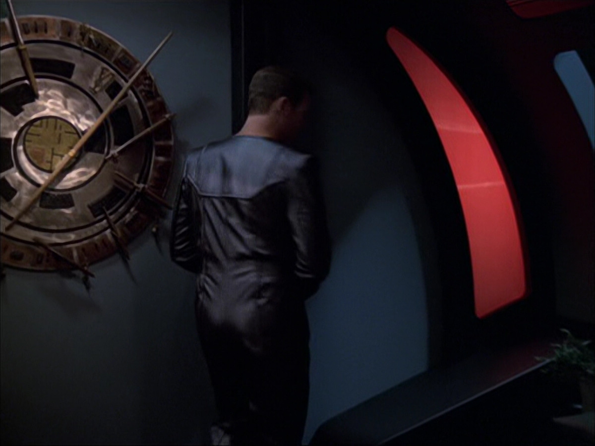 extant_StarTrek_VOY_6x05-Alice_01530.jpg