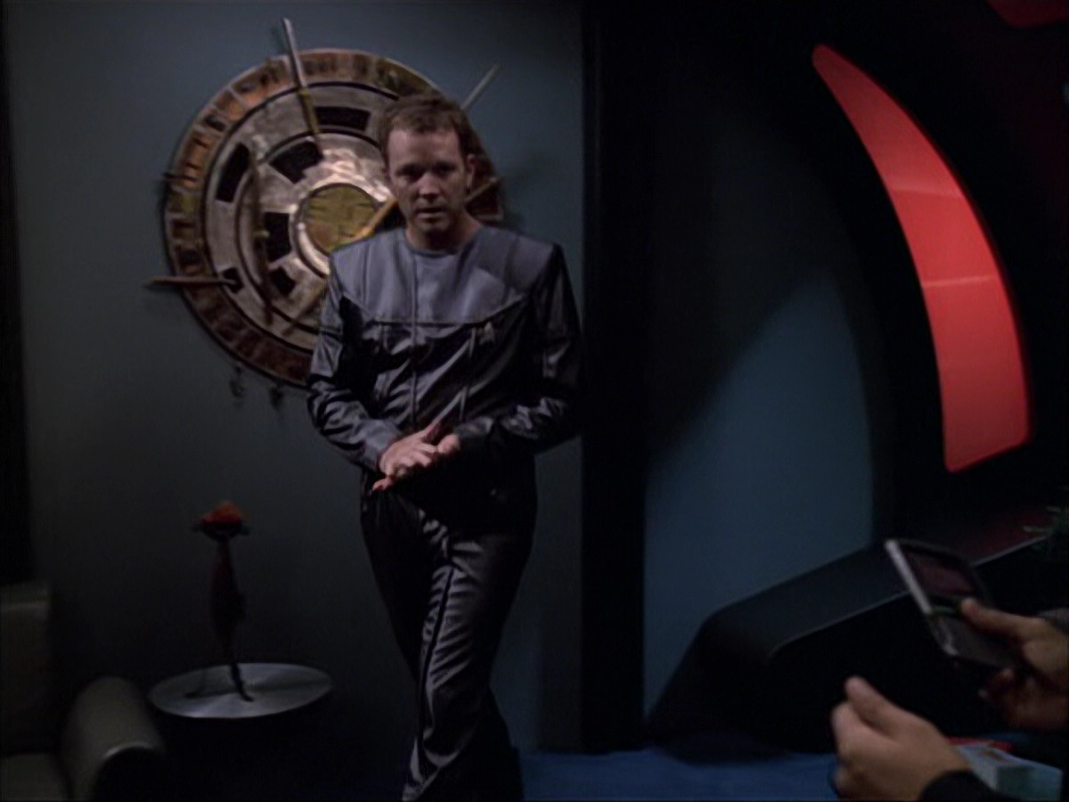 extant_StarTrek_VOY_6x05-Alice_01536.jpg