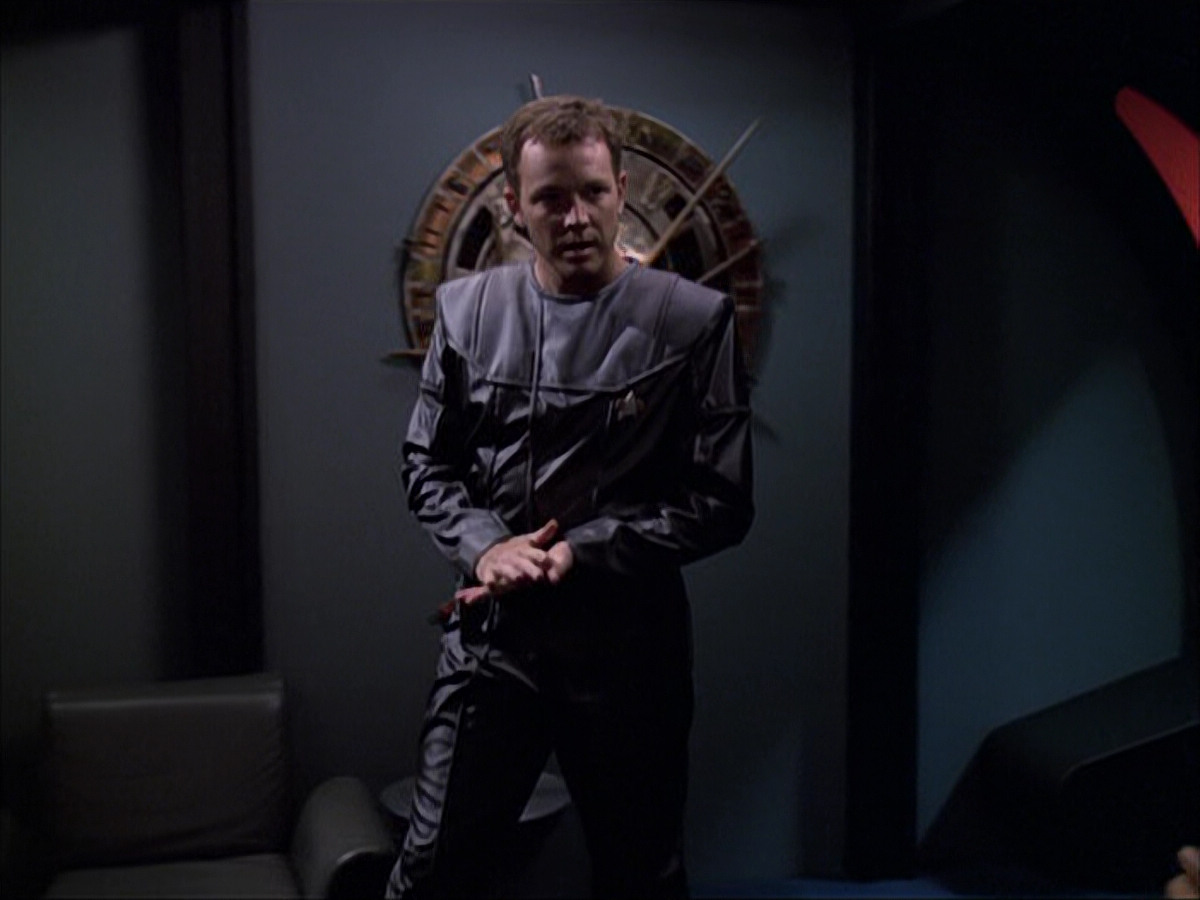 extant_StarTrek_VOY_6x05-Alice_01537.jpg