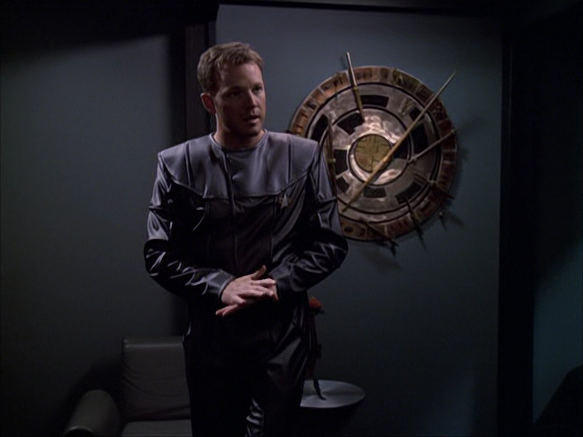 extant_StarTrek_VOY_6x05-Alice_01538.jpg