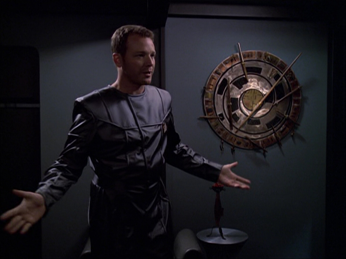 extant_StarTrek_VOY_6x05-Alice_01540.jpg