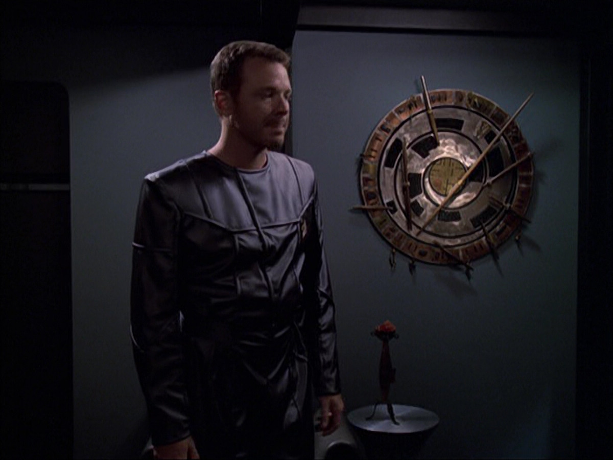 extant_StarTrek_VOY_6x05-Alice_01547.jpg