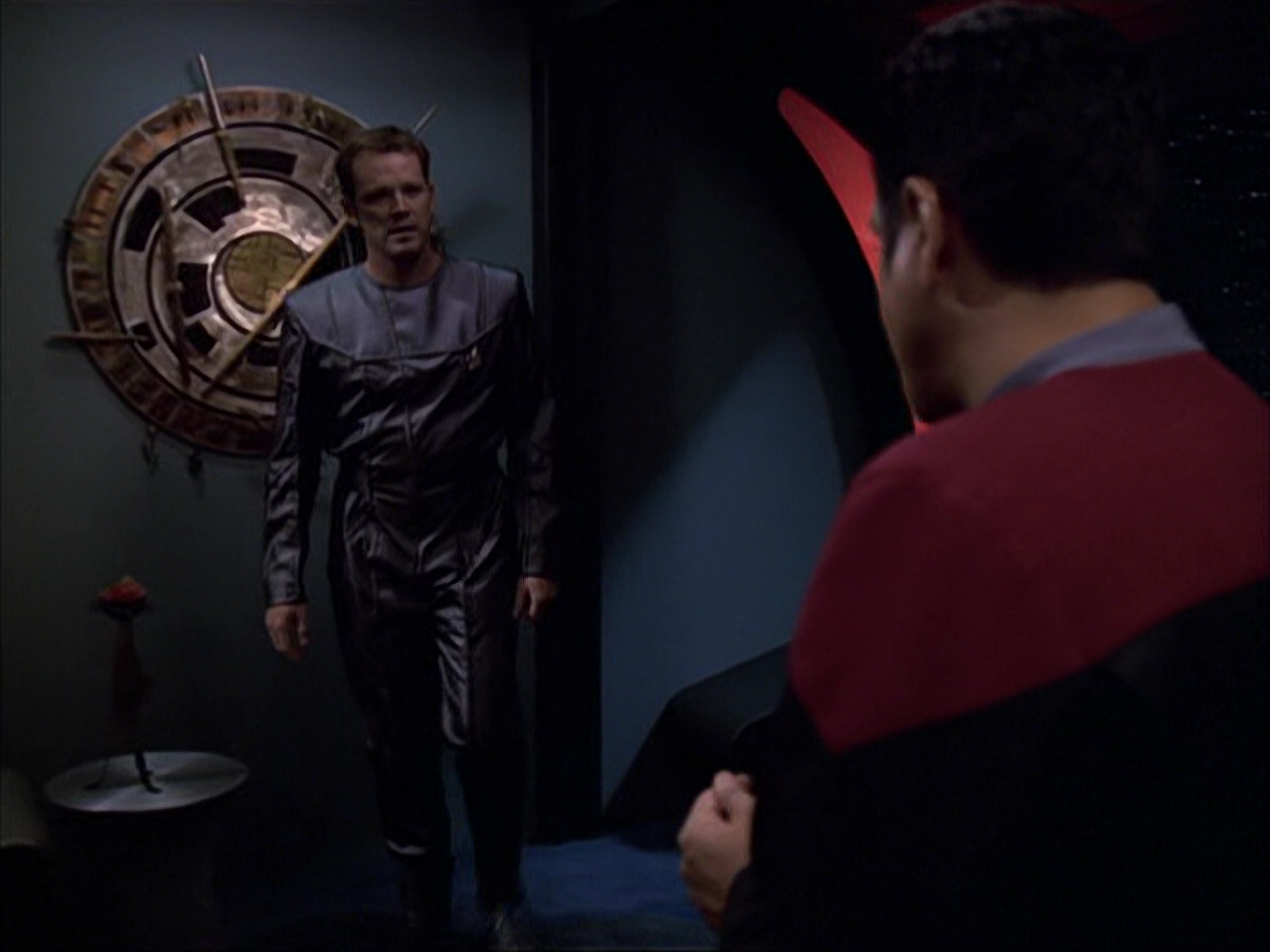 extant_StarTrek_VOY_6x05-Alice_01560.jpg