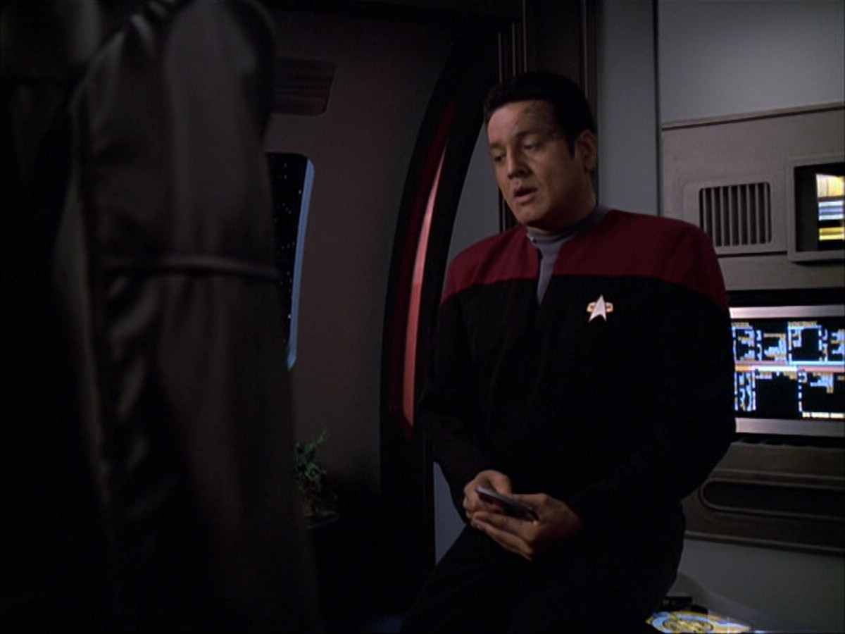 extant_StarTrek_VOY_6x05-Alice_01570.jpg