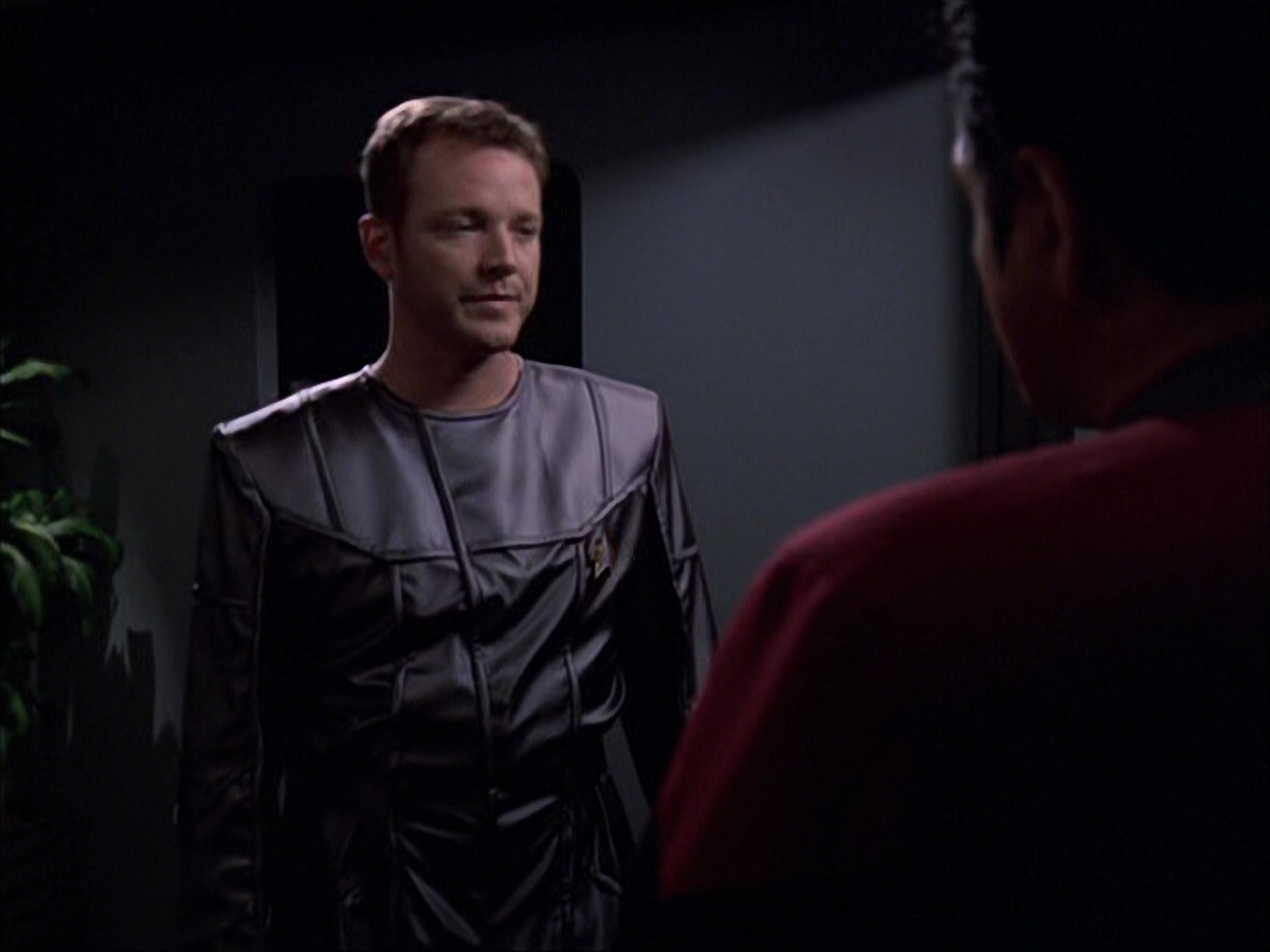 extant_StarTrek_VOY_6x05-Alice_01588.jpg