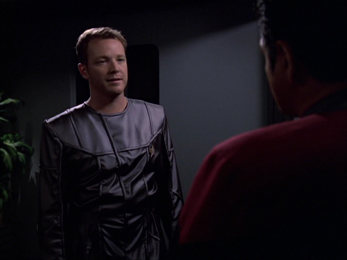 extant_StarTrek_VOY_6x05-Alice_01589.jpg