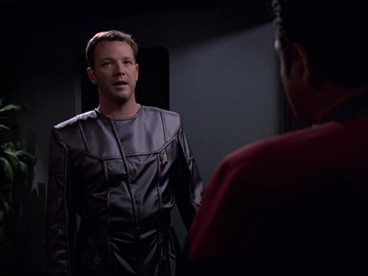 extant_StarTrek_VOY_6x05-Alice_01590.jpg