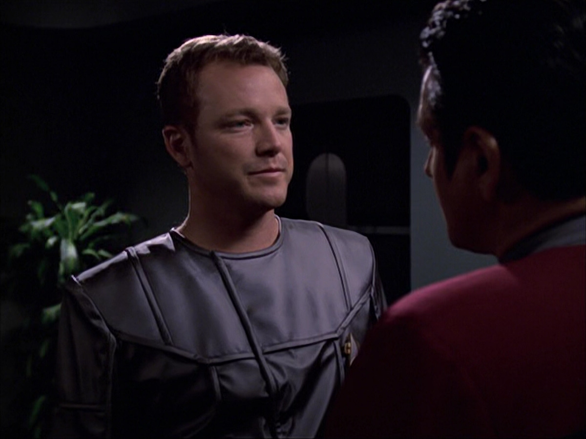 extant_StarTrek_VOY_6x05-Alice_01617.jpg