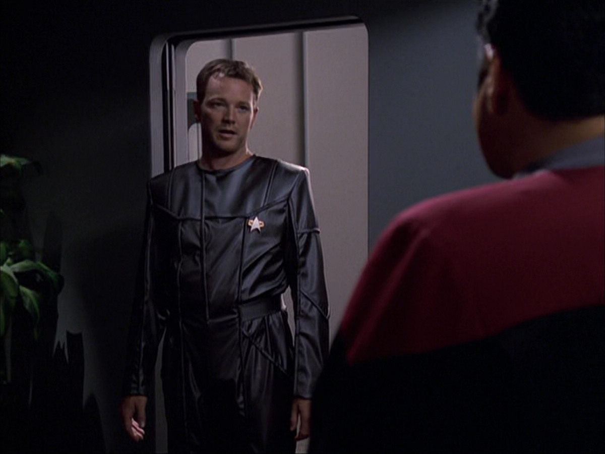 extant_StarTrek_VOY_6x05-Alice_01632.jpg