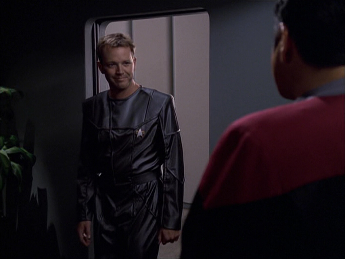 extant_StarTrek_VOY_6x05-Alice_01644.jpg