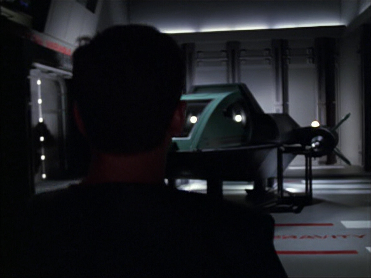extant_StarTrek_VOY_6x05-Alice_01653.jpg