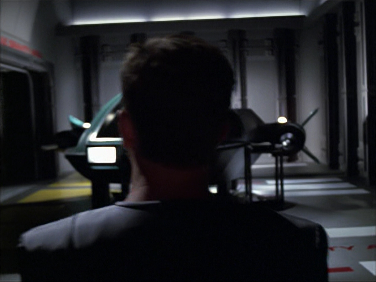 extant_StarTrek_VOY_6x05-Alice_01654.jpg
