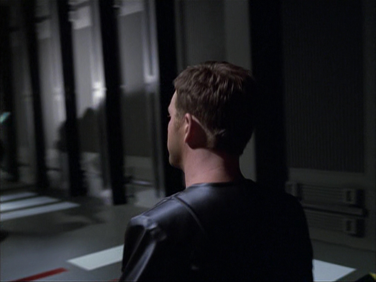 extant_StarTrek_VOY_6x05-Alice_01656.jpg
