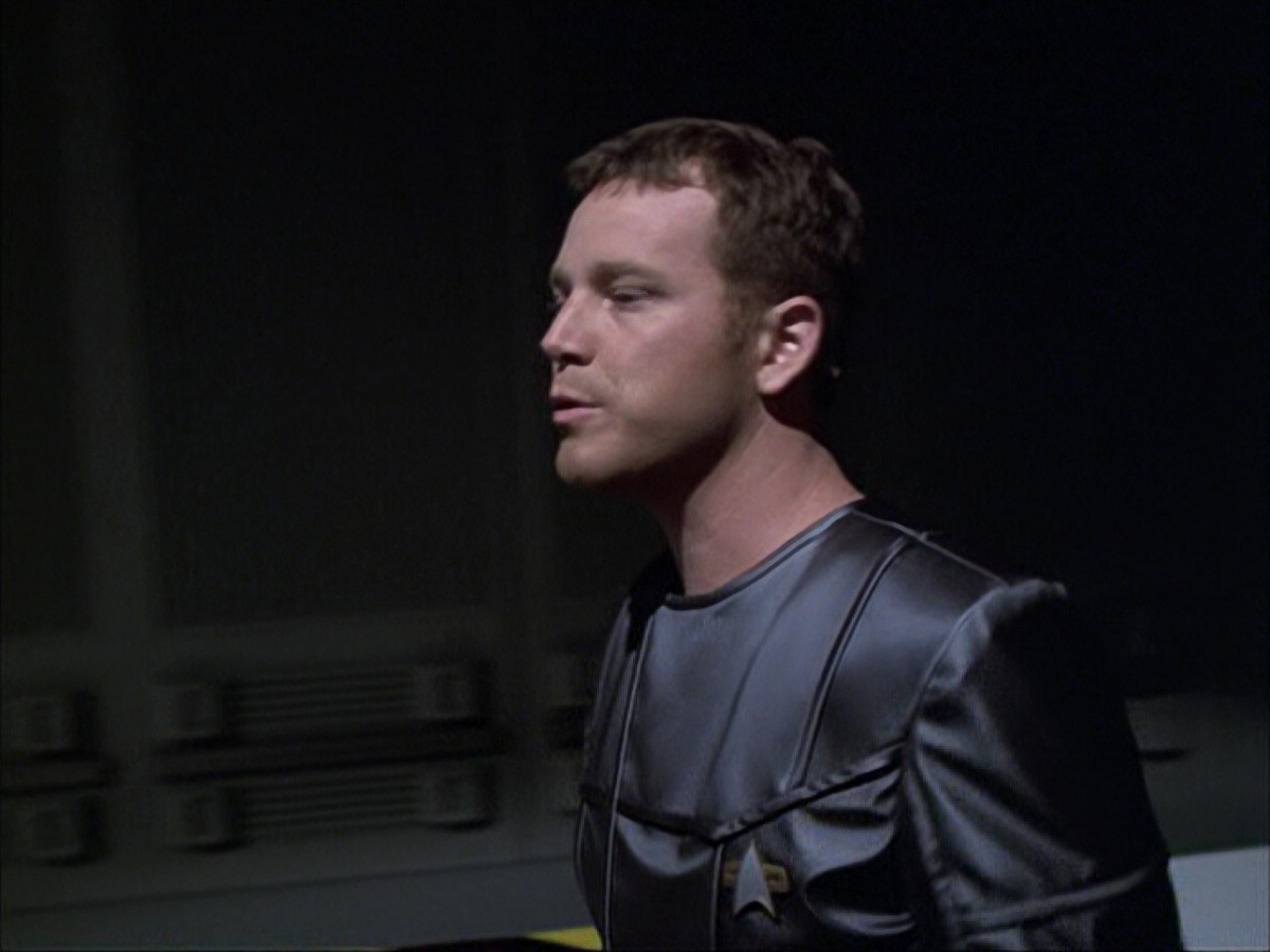 extant_StarTrek_VOY_6x05-Alice_01658.jpg
