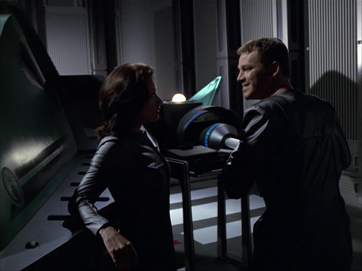 extant_StarTrek_VOY_6x05-Alice_01677.jpg