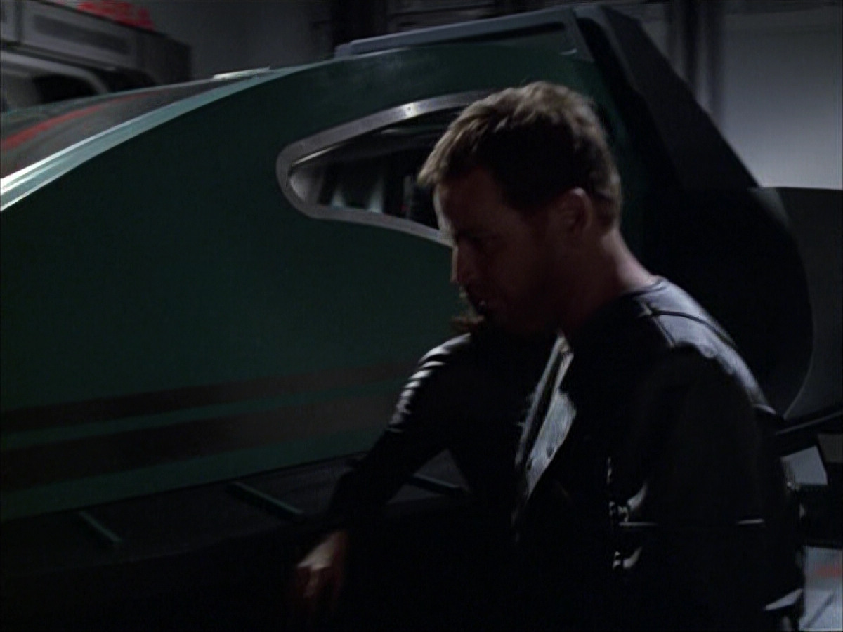 extant_StarTrek_VOY_6x05-Alice_01713.jpg