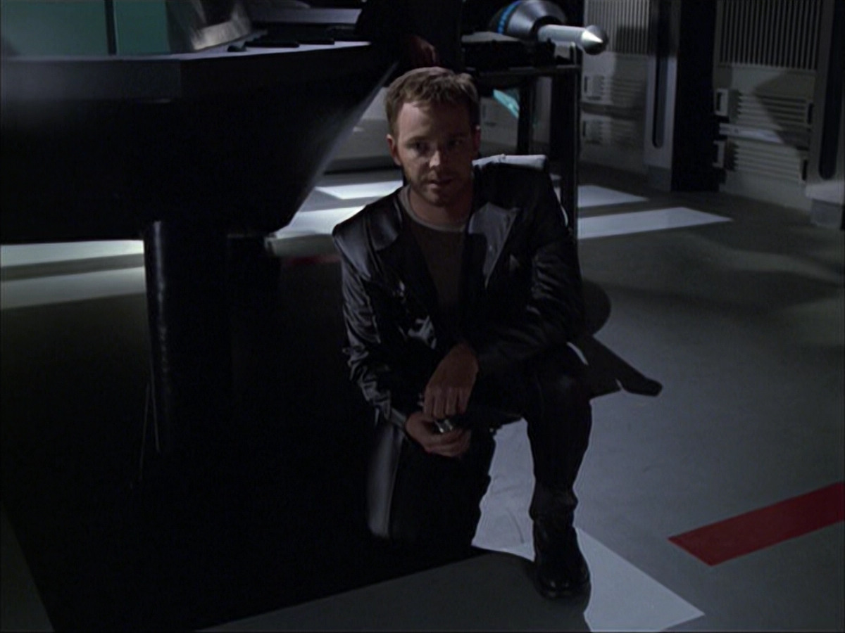 extant_StarTrek_VOY_6x05-Alice_01722.jpg