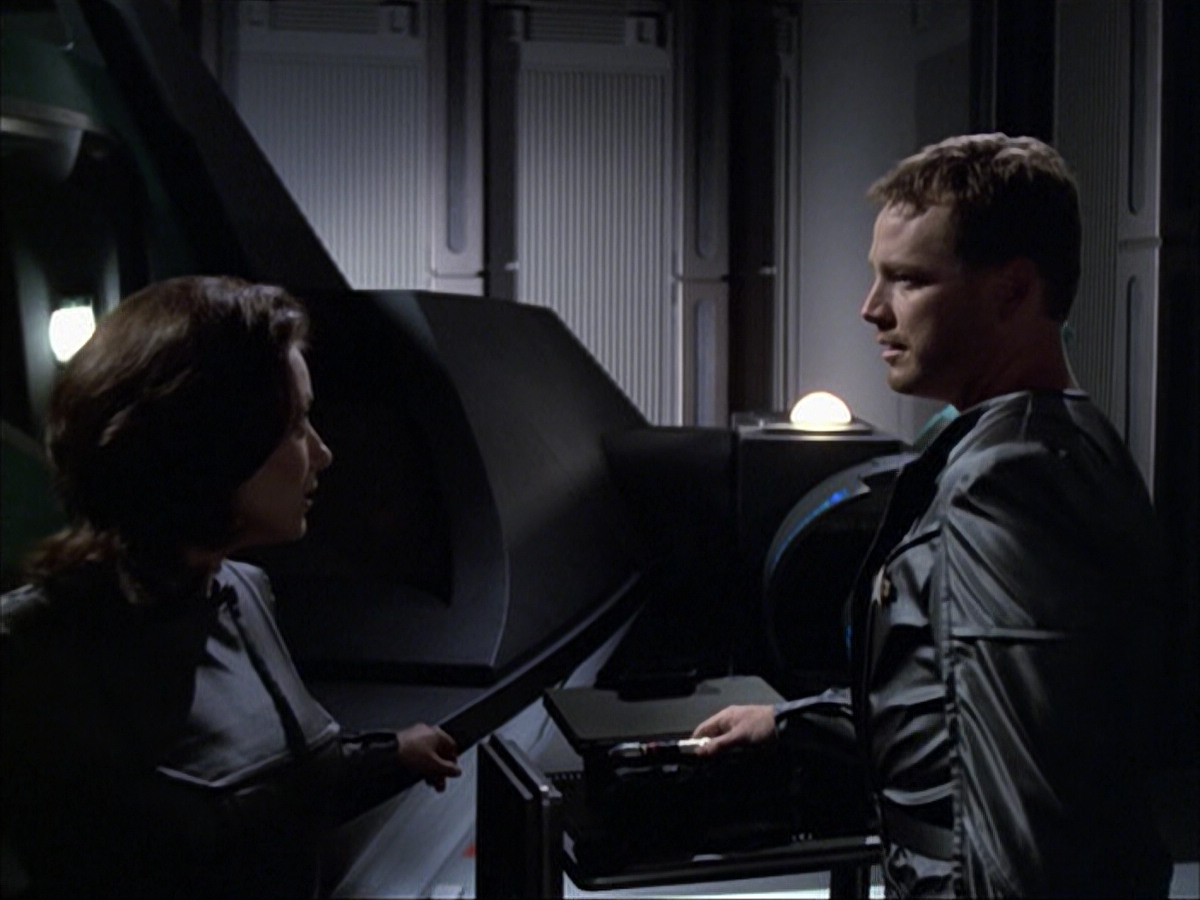 extant_StarTrek_VOY_6x05-Alice_01731.jpg