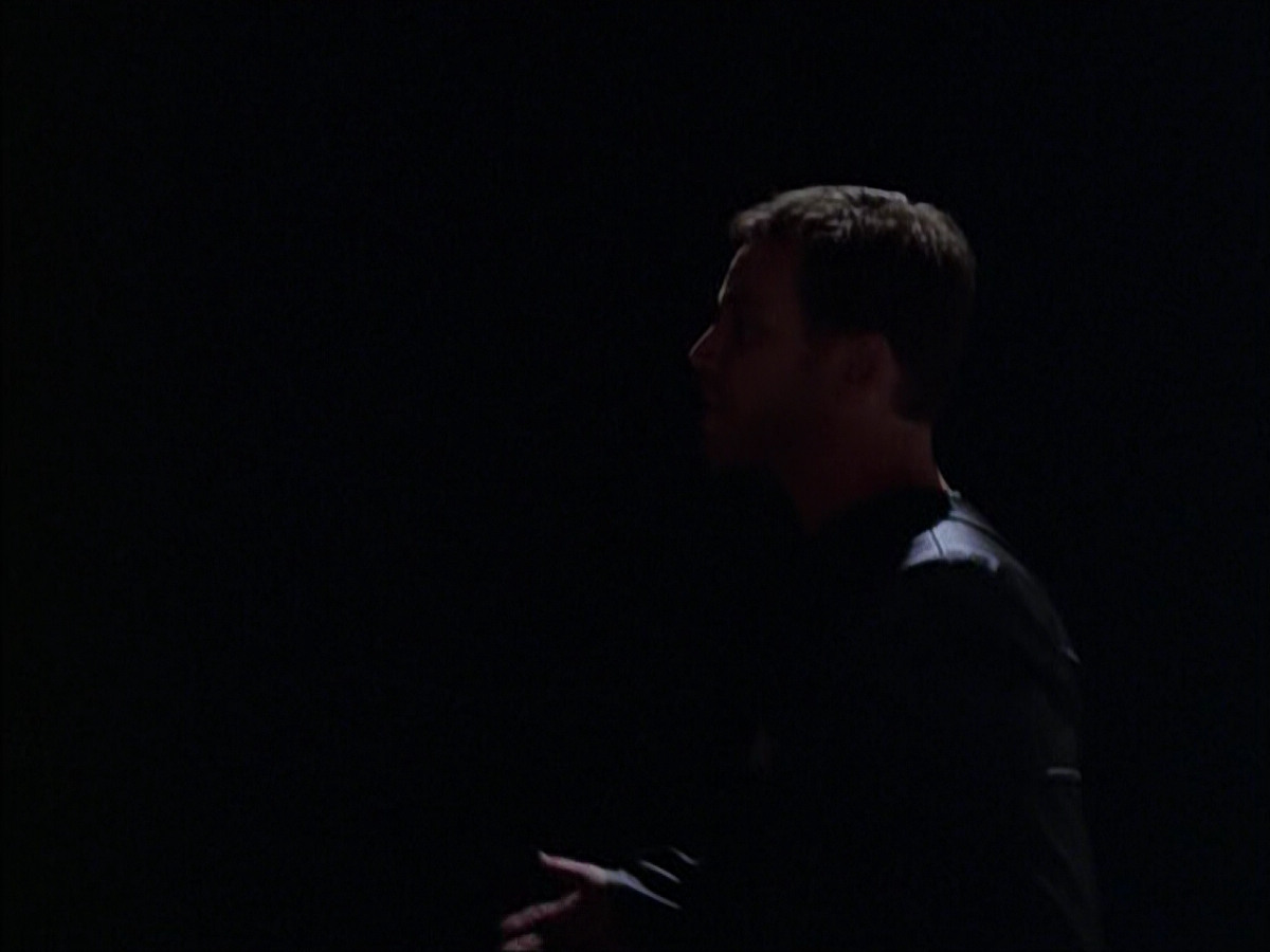 extant_StarTrek_VOY_6x05-Alice_01744.jpg