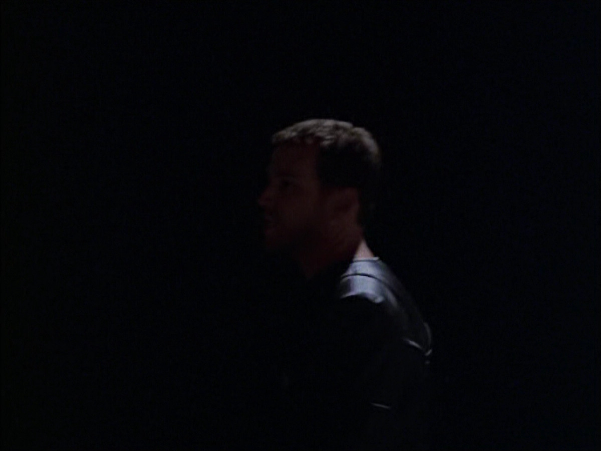 extant_StarTrek_VOY_6x05-Alice_01745.jpg