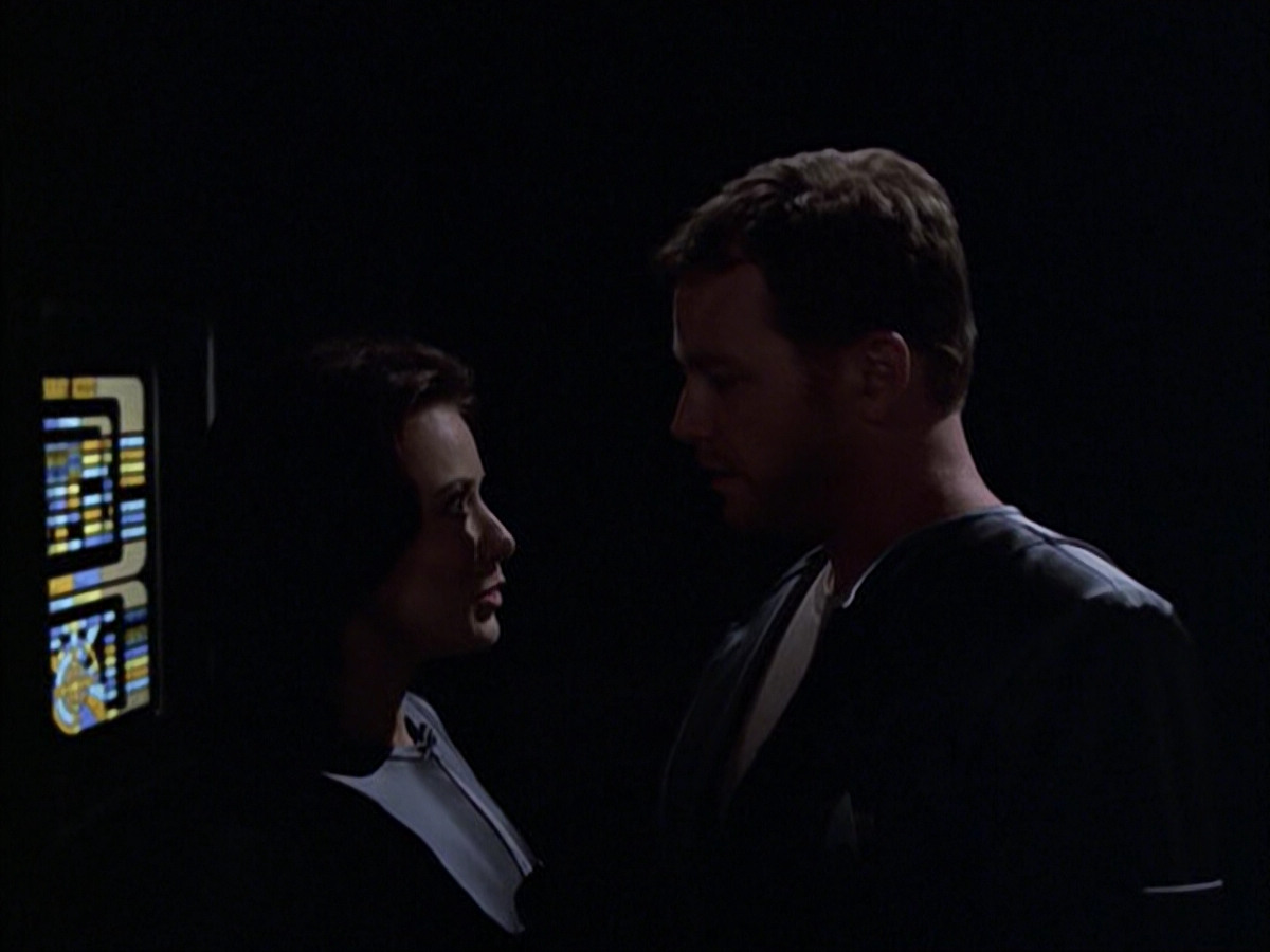 extant_StarTrek_VOY_6x05-Alice_01754.jpg