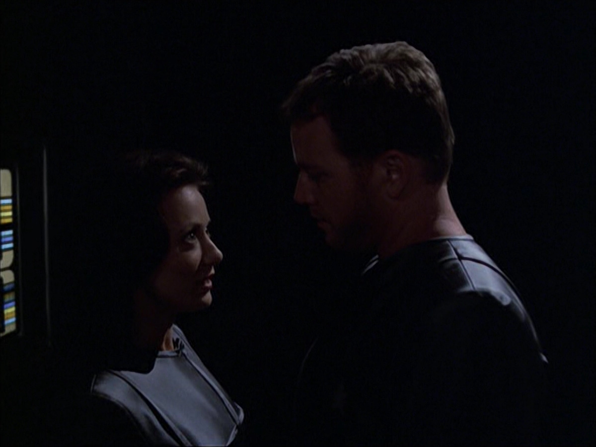 extant_StarTrek_VOY_6x05-Alice_01756.jpg